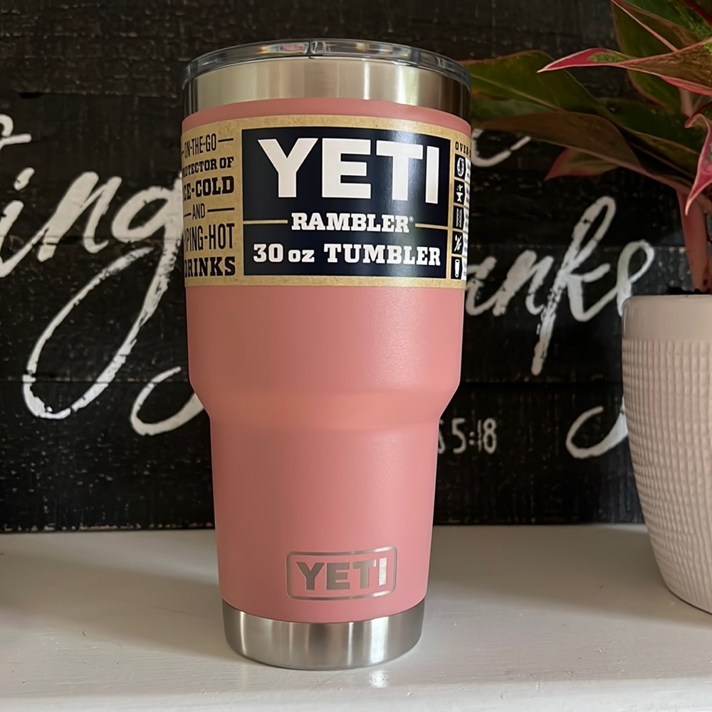 NWT Yeti 30 oz sandstone pink